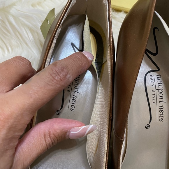 Newport News Heels - Picture 6 of 9